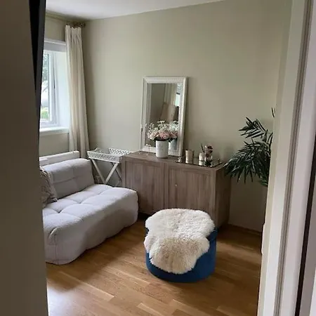Cozy For 1 Or 2 Lägenhet Bergen